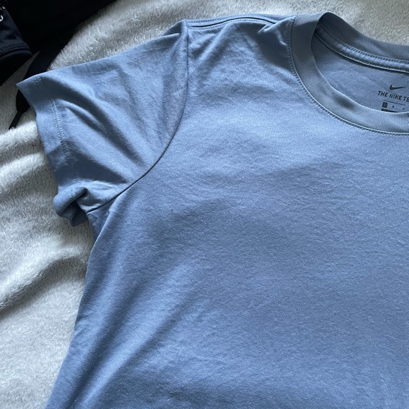 Nike top - Picture 4 of 4